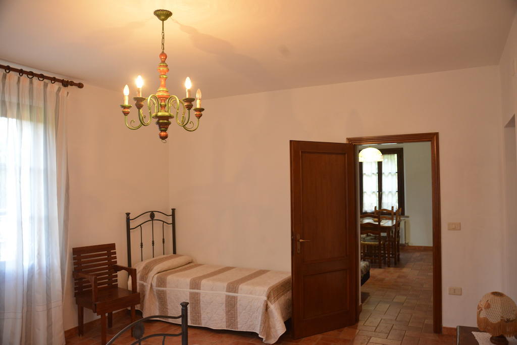 كاستيغليون ديل لاغو Agriturismo Antica Riserva الغرفة الصورة