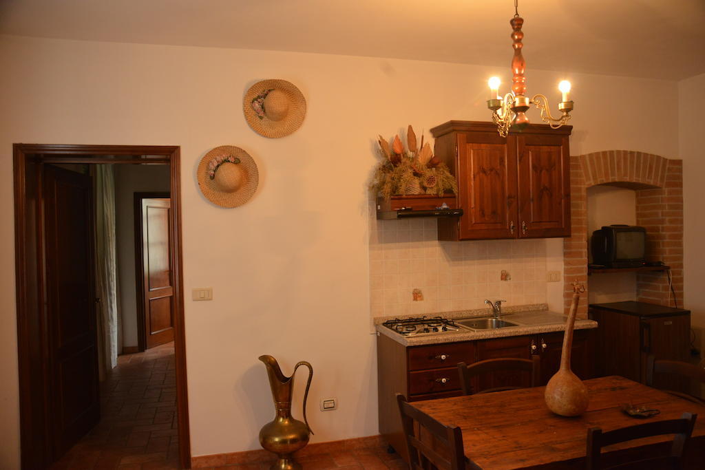 كاستيغليون ديل لاغو Agriturismo Antica Riserva الغرفة الصورة