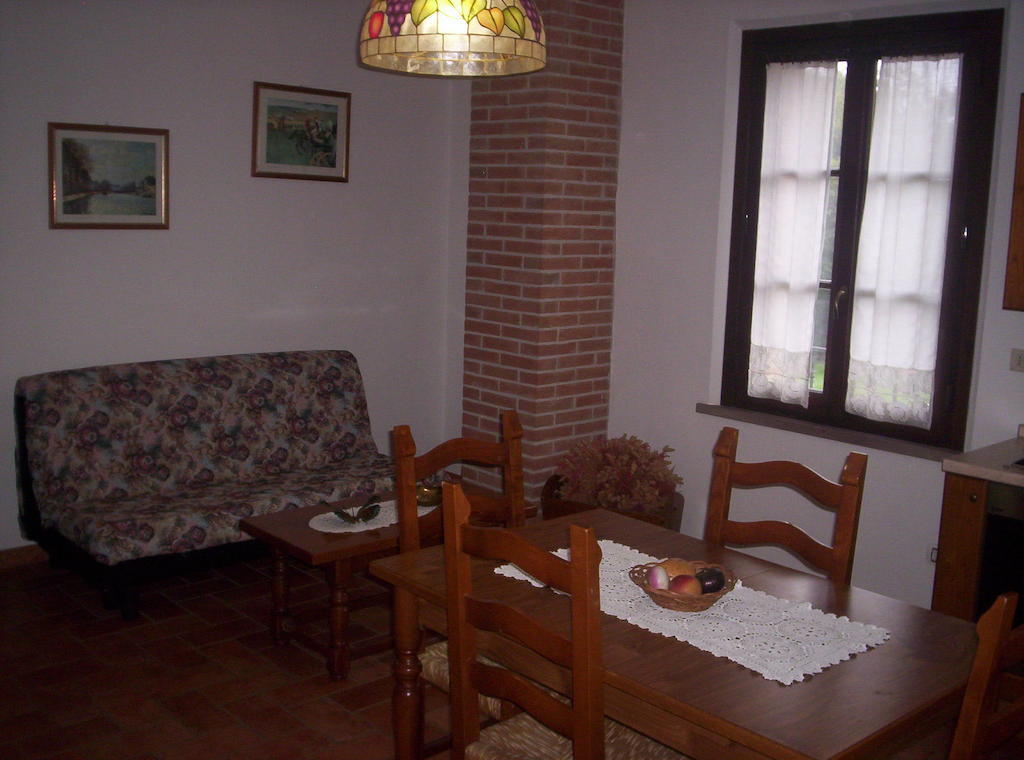كاستيغليون ديل لاغو Agriturismo Antica Riserva الغرفة الصورة